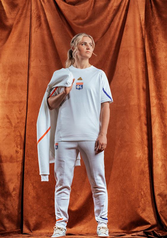 Lindsey Horan avec le T-Shirt domicile mixte 23-24
