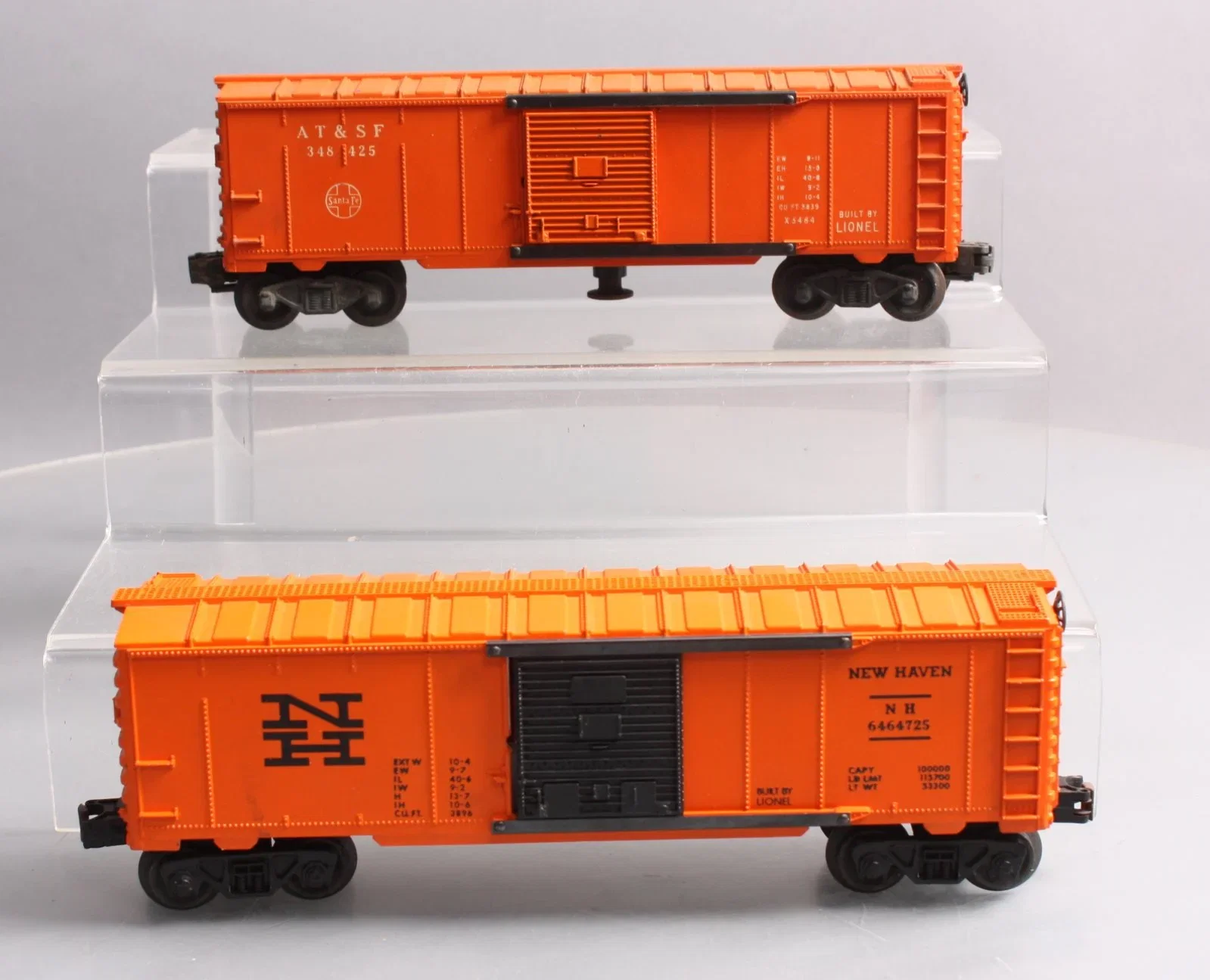Image of Lionel Vintage O Assorted Post War Boxcars: 6464-725, 3484-25 [2] EX