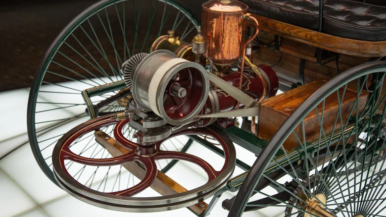 Enginediy: The First Car Mercedes-Benz Engine Model | Milled