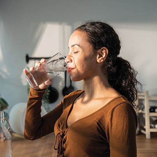 Idée reçue : faut-il vraiment boire 1,5 litre d’eau par jour ?