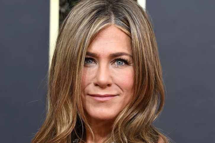 Jennifer Aniston, Normal Human, Used a Blow-Dryer on Her Pedicure