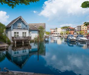 4-Sterne-Resort an der Mecklenburgische Seenplatte 4-Sterne-Resort an der Mecklenburgische Seenplatte