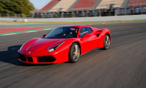 1 o 2 vueltas en circuito con con Ferrari o Lamborghini con GT Emoción 1 o 2 vueltas en circuito con con Ferrari o Lamborghini con GT Emoción