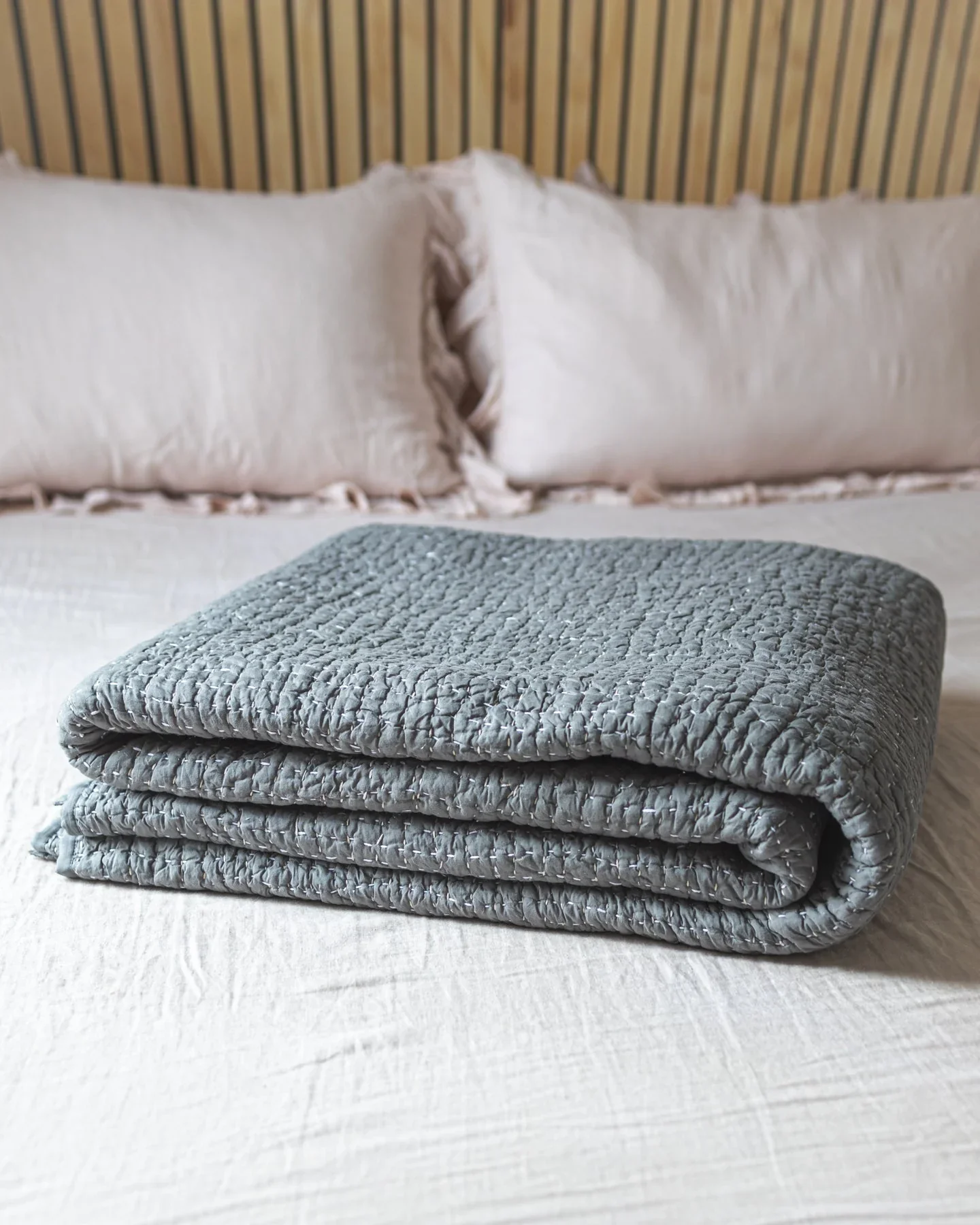 Image of Pebbled Handstitched Organic Cotton Percale Quilt
