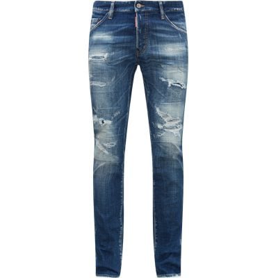 En casual jeans med mange detaljer, såsom stoppet huller, slidmærker og stone washed. En jeans, der ikke går ubemærket hen, uanset hvor man befinder sig. Cool Guy Jean Jeans