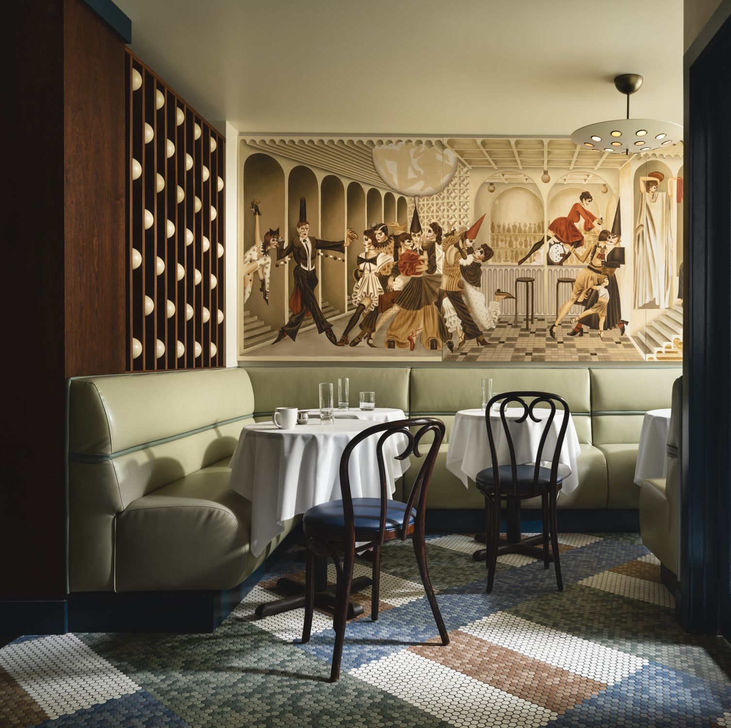 A New York City Restaurant That Brings Plenty of Art Deco Vroom