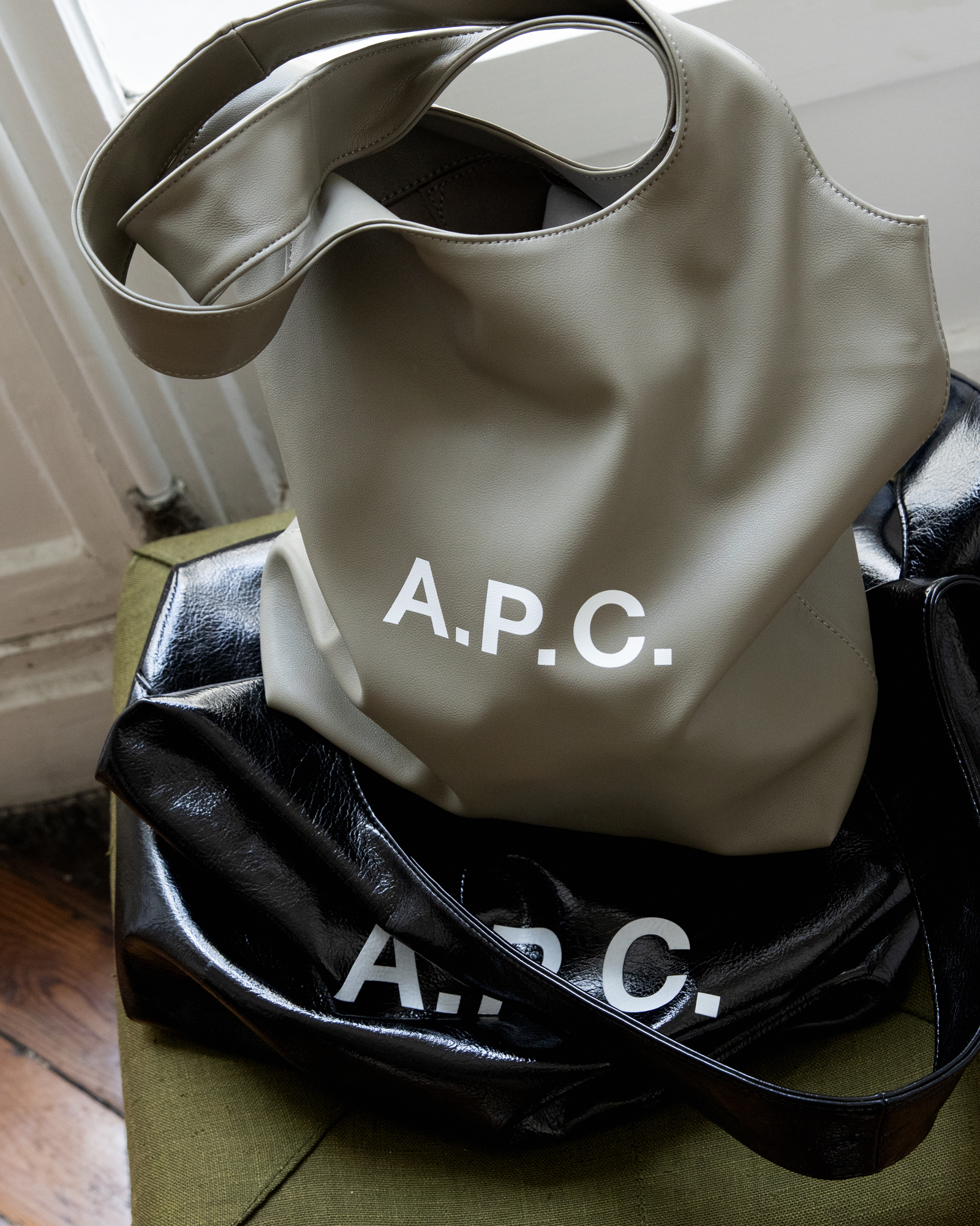 Apc on sale emy tote