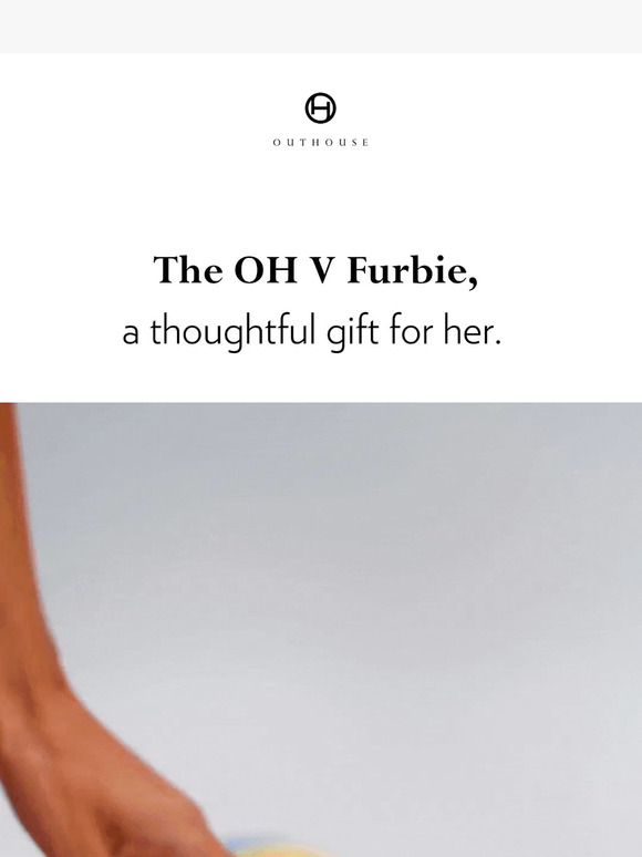 Iconic gifts for your dearest sister.