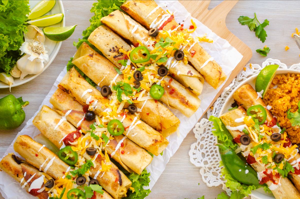 The Hatch Chile Company Hatch Green Chile Chicken Flautas Milled