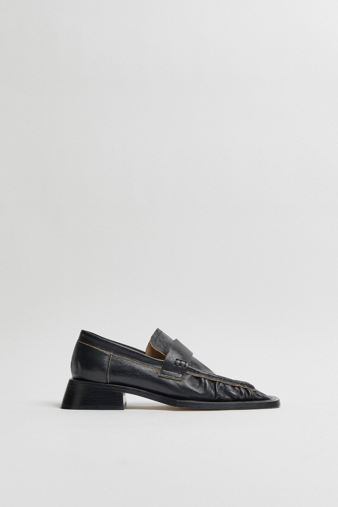 Airi Black Loafers