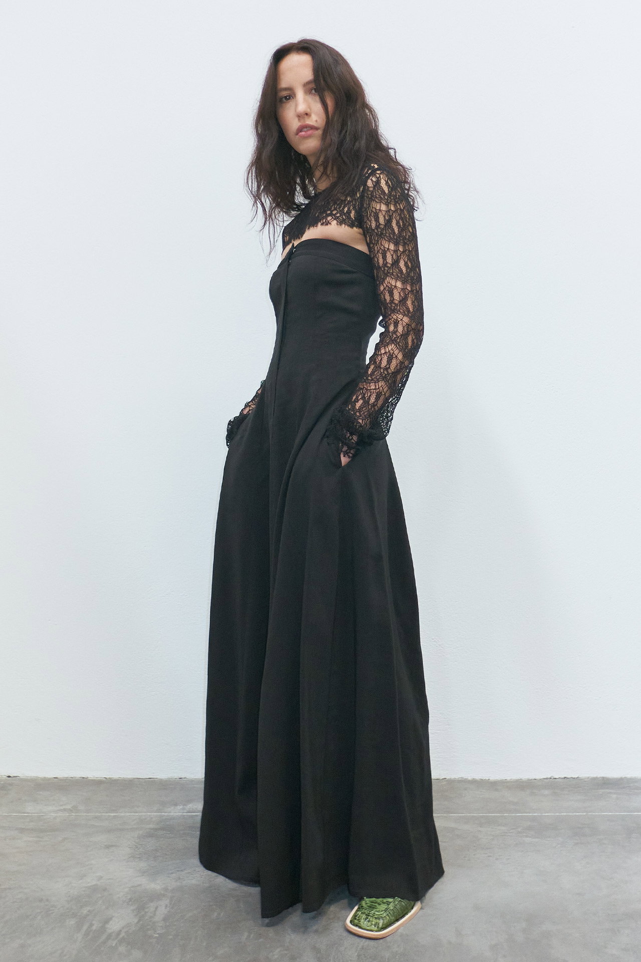 Lin Off Black Dress