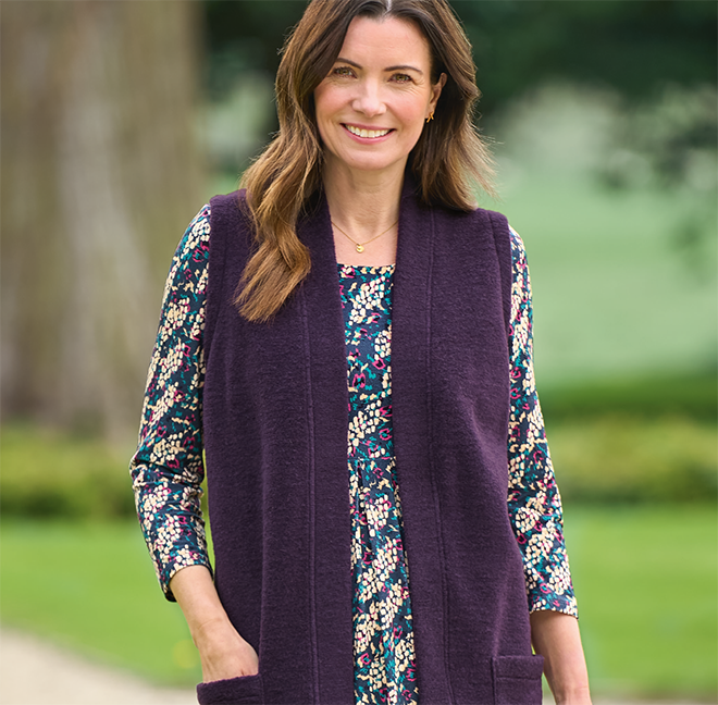 Essential cotton jersey vest and cropped trousers