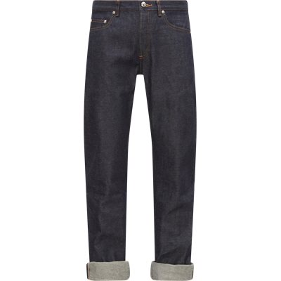 5-pocket jeans fremstillet i en raw denim. To stiklommer, to baglommer, samt kontrastfarvet syninger.  Regular fit CODBS MO9001  Jeans