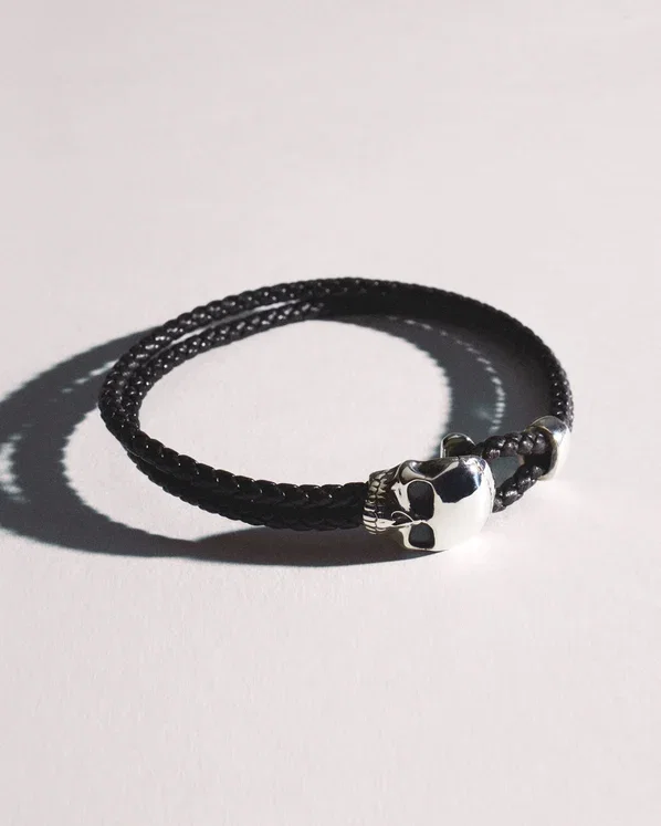 J4-0294-SIL-Black-Leather-Skull-Jack Foreman-Stephen_Einhorn_4_5_crops_CORE_18