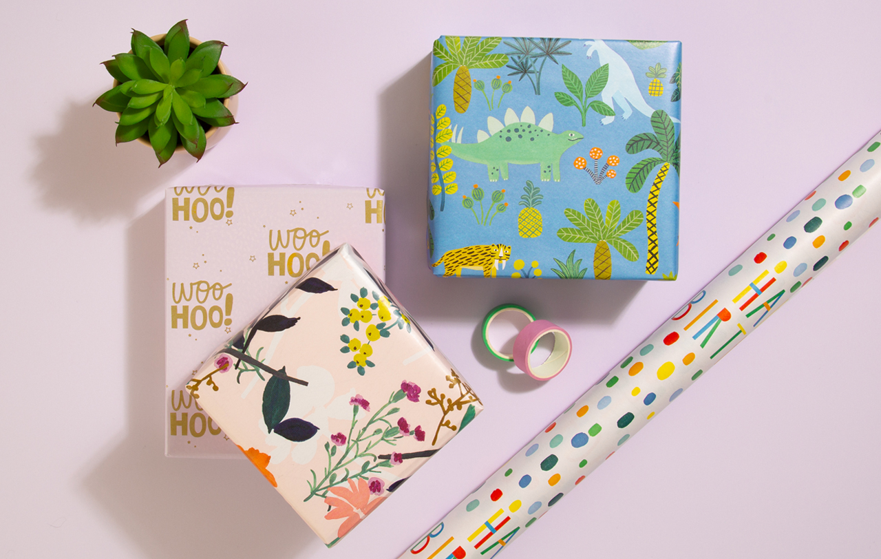 Hallmark Hang out with your favourite characters... Milled