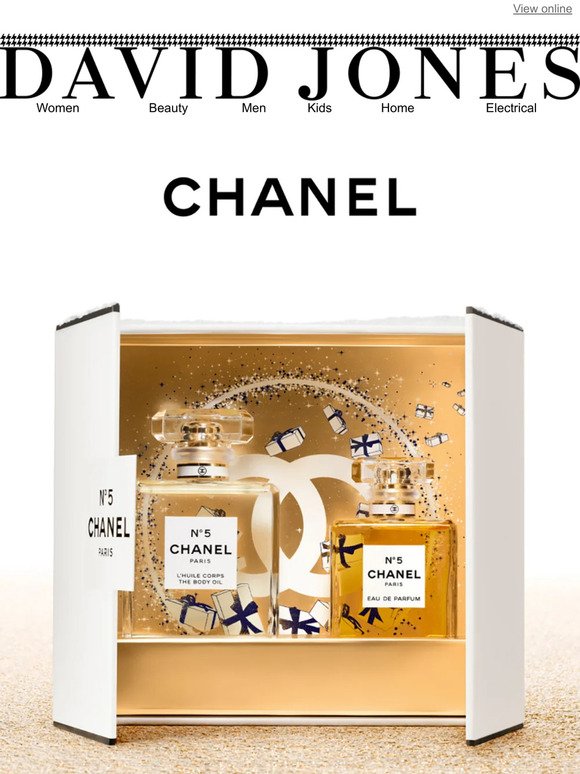 CHANEL | Make the holidays magical with N°5