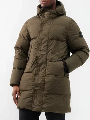 SHOP STONE ISLAND >
