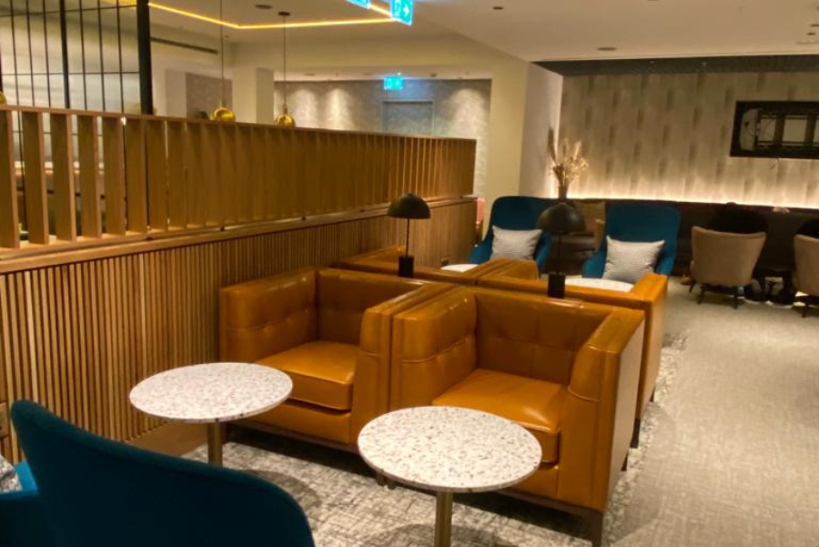 Luton Lounge A