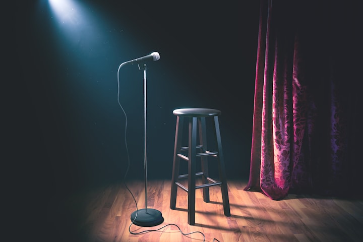 Stand-up inkl. välkomstdrink på Stockholm Comedy Club Medborgarplatsen