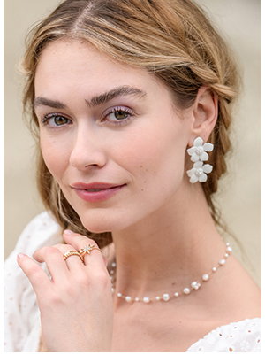 The Clay Flower Dangle Earrings