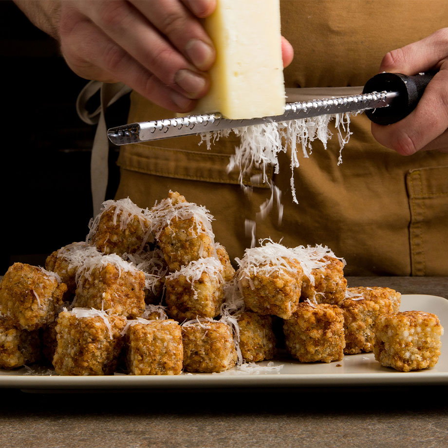 Crispy Cacio e Pepe Bites