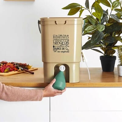 Composteur de cuisine avec robinet