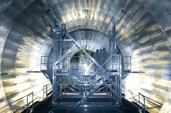 Scaffolding to mount the inner electrode system in the main spectrometer of KATRIN.