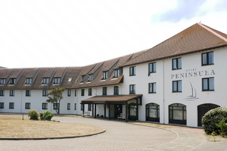 view of the front of the peninsula hotel