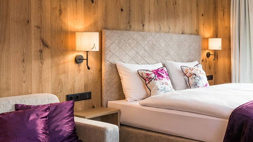 8_zimmer_ausblick_hotel_oesterreich_die_alpbacherin_4_sterne_boutique_hotel_neu