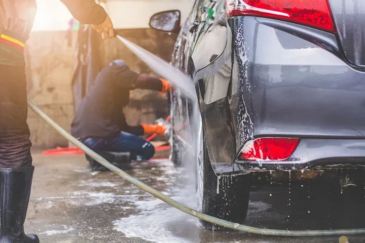 Helrekond med eller utan motortvätt hos Garage 49