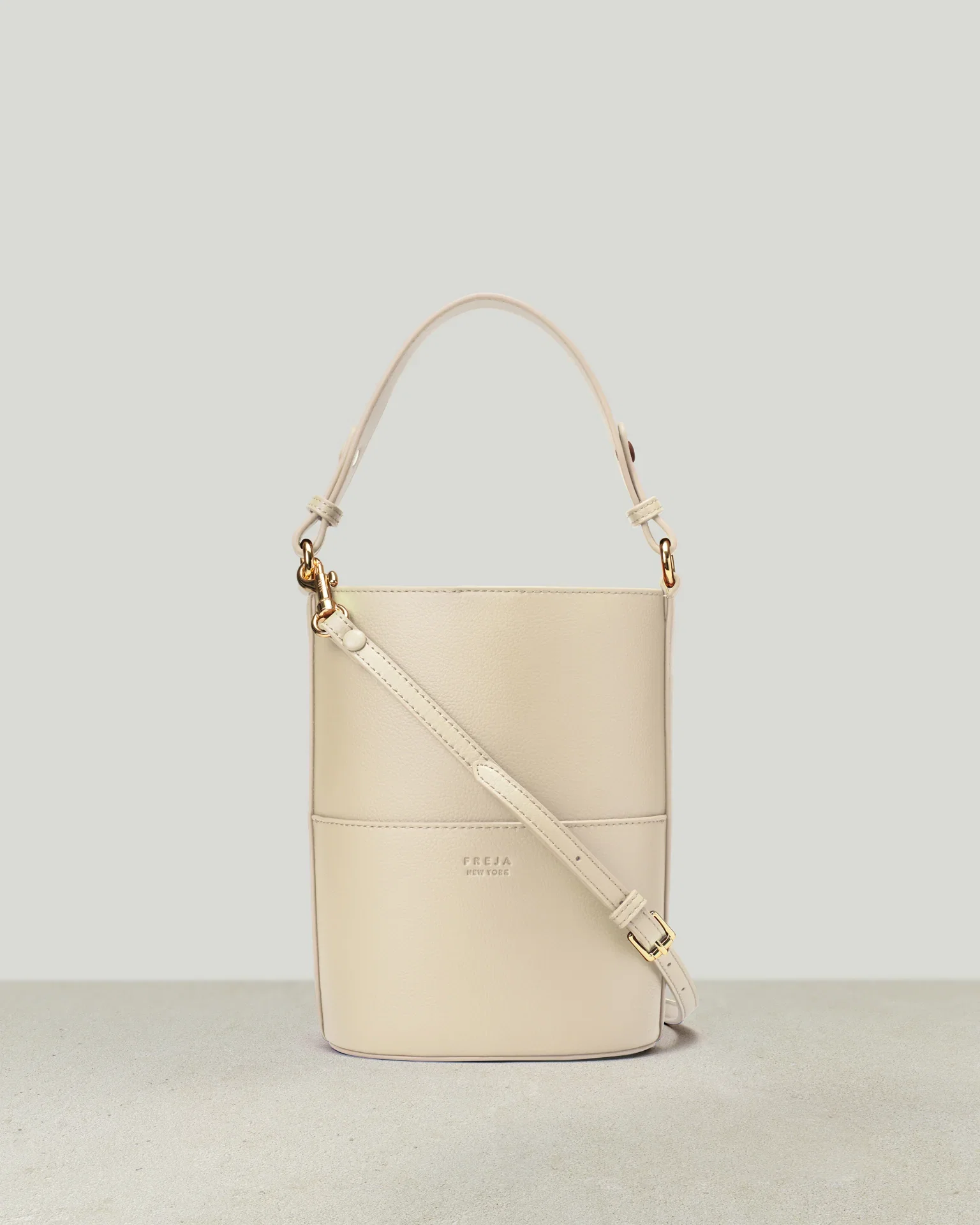 Image of Bucket Bag Oat