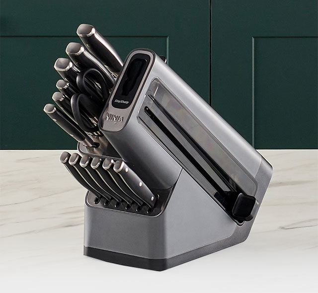 Ninja Foodi StaySharp Knife Block with Integrated Sharpener – Deluxe 14-Piece Set K32014UKDB