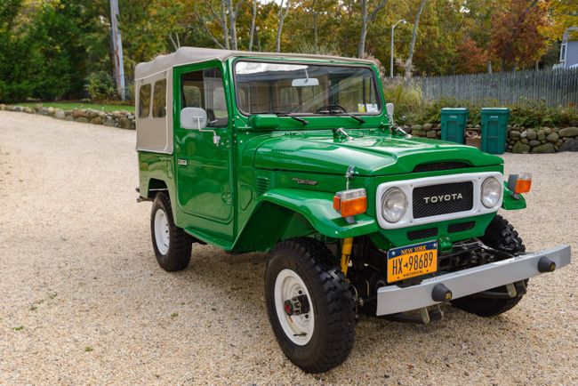 Restored 1983 Toyota FJ40 Land Cruiser 4x4