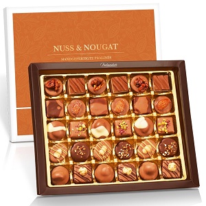 Produktbild Pralinenpaket mit 30 Nuss & Nougat Pralinen mit 10 Geschmacksrichtungen