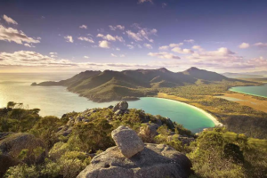Tasmania. Image links to tour