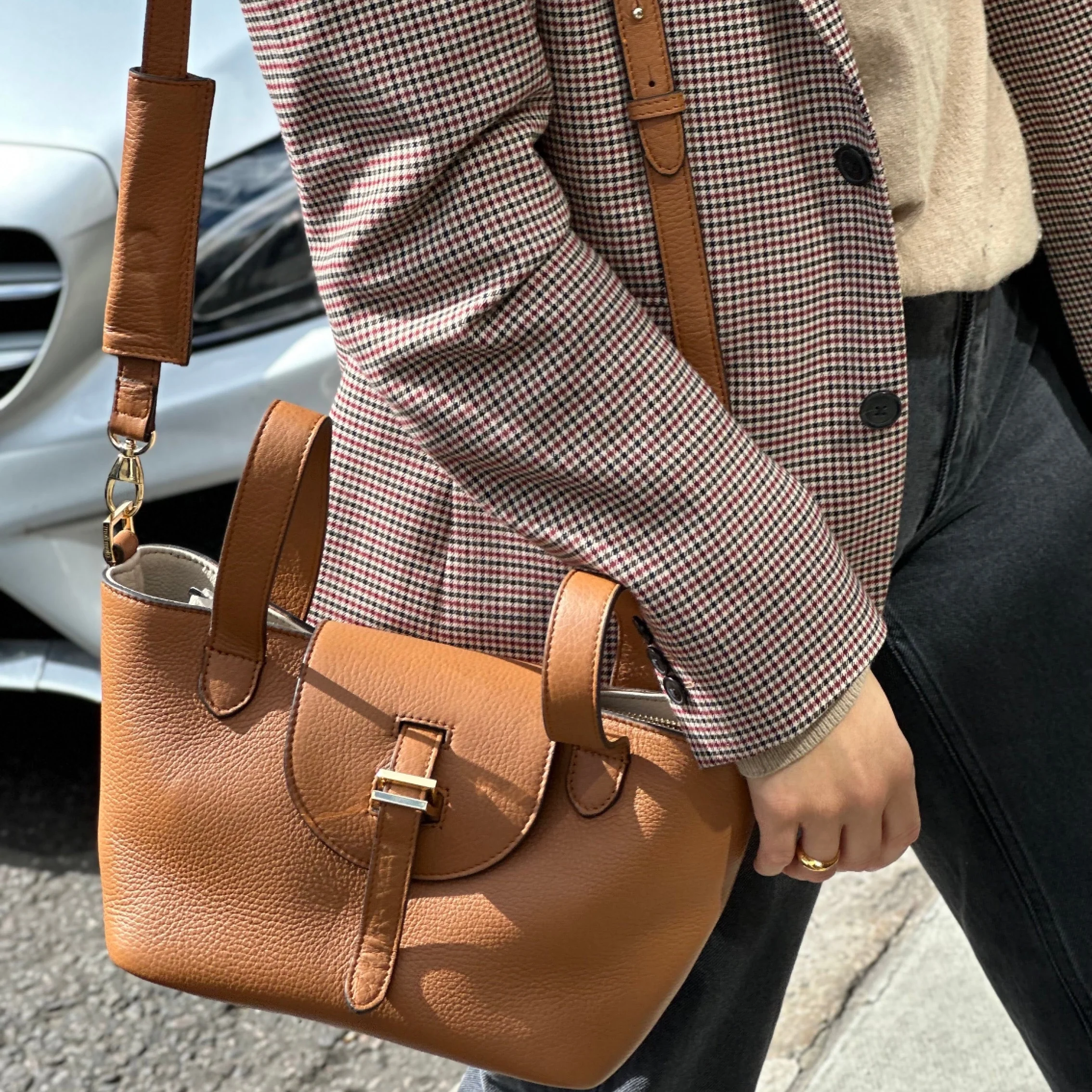 Thela Mini Tan and White with Zip Closure Cross Body Bag for Women