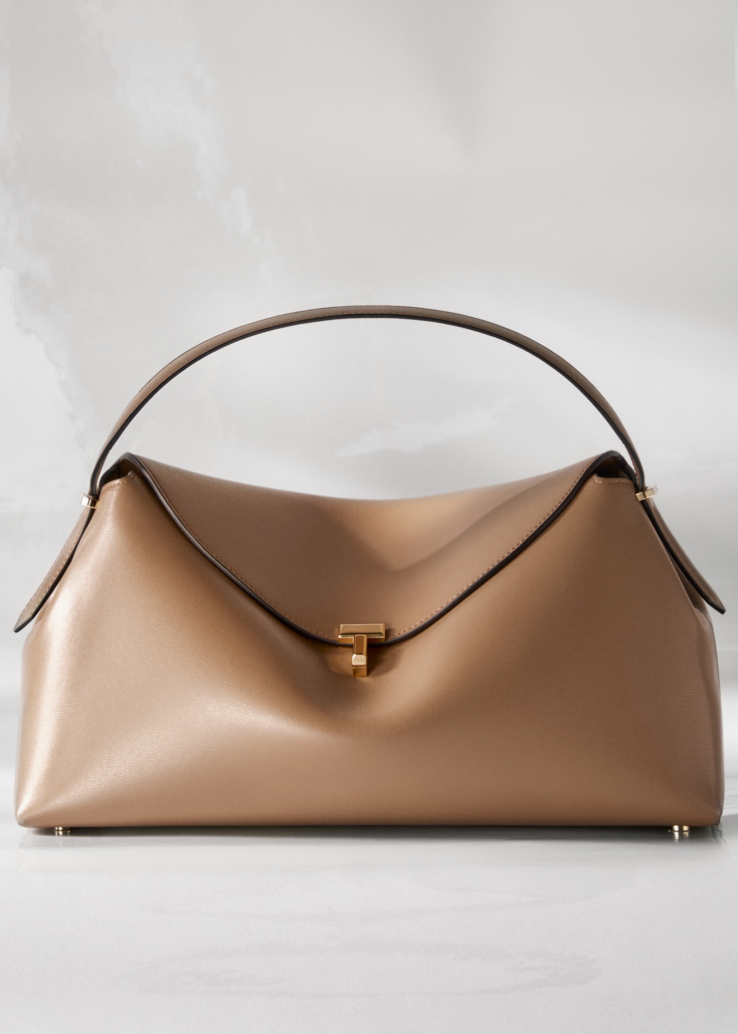 TOTÊME: New in: T-Lock camel | Milled