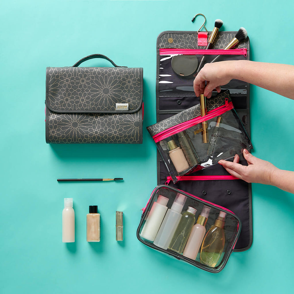 Large hanging wash bag