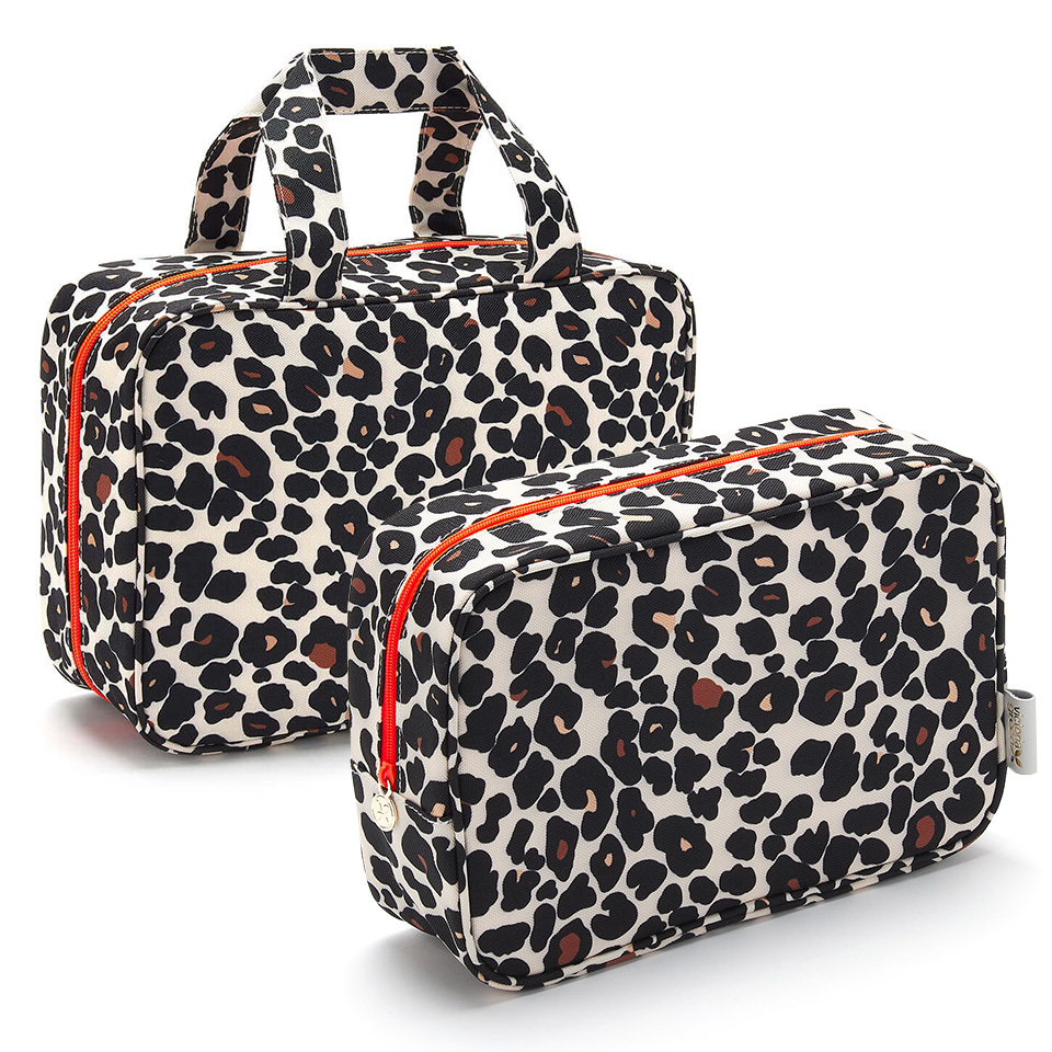 Matching wash bag set in leopard print