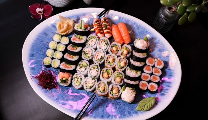 Halv pris | 18/48 stk. Sushi-menuer | Frederiksberg
