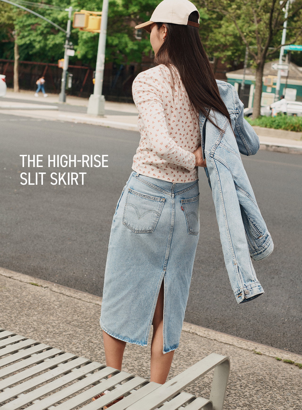 HIGH-RISE SLIT SKIRT