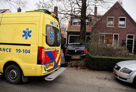 Dag na opvallend incident: ‘Je zou niet zeggen dat hier gister een auto dwars door de heg de tuin inreed’