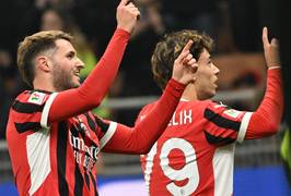 Santiago Giménez maakt indruk bij debuut voor AC Milan: ‘Als een bungeejump na wandeling in de stad’