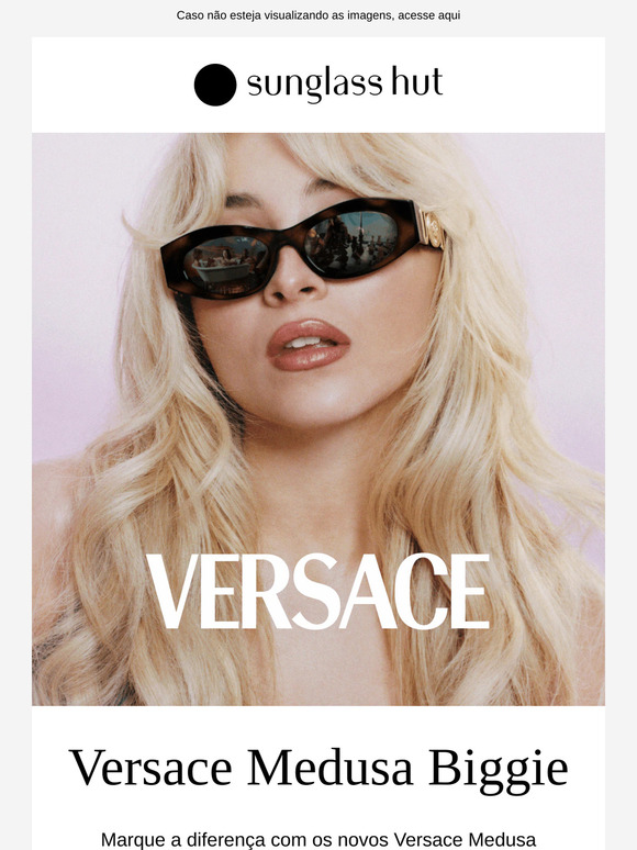 Sabrina Carpenter apresenta os Versace Medusa Biggie