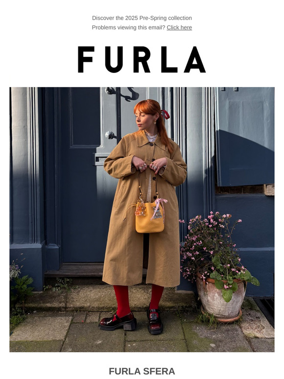 With Furla Sfera, the new bucket bag