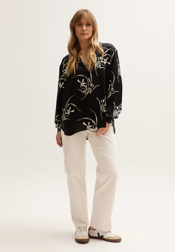 Image of Lillibet Large Floral Print Shirt In Black