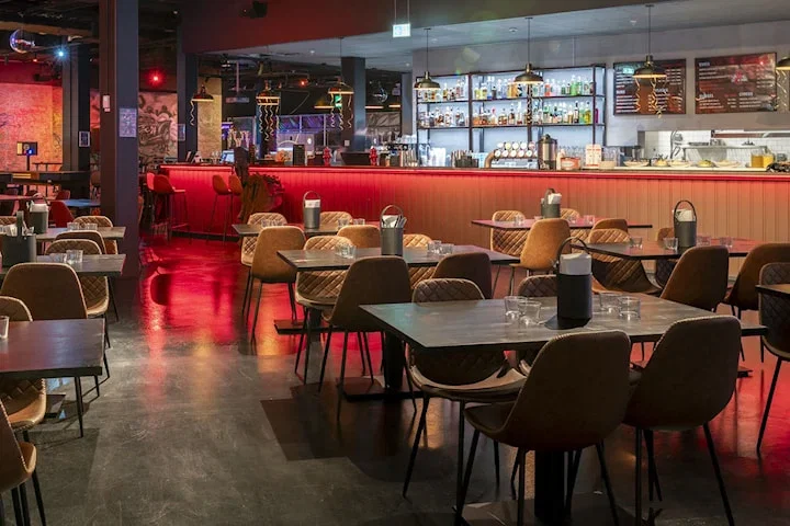 Dagens lunch inkl. alkoholfri dryck på Smash Bar i Täby Centrum