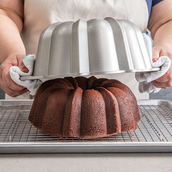How to Make Homemade Baking “Spray”