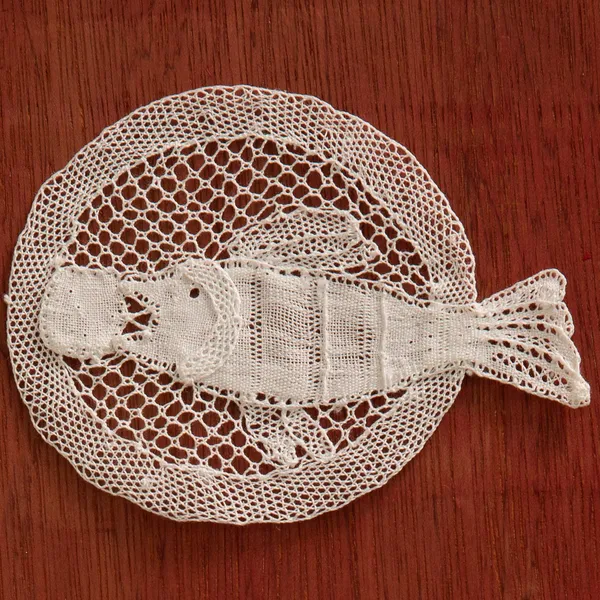 Buhi lace coaster. 
