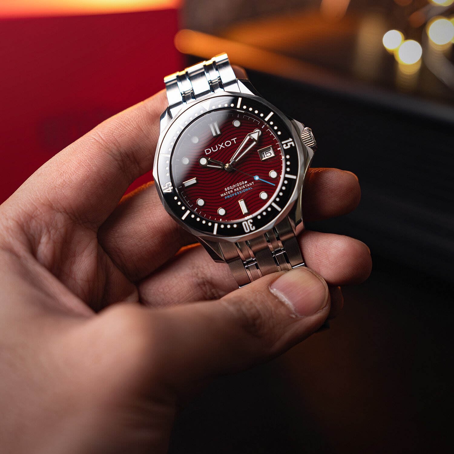 WATCHES WITH RETRO VIBES